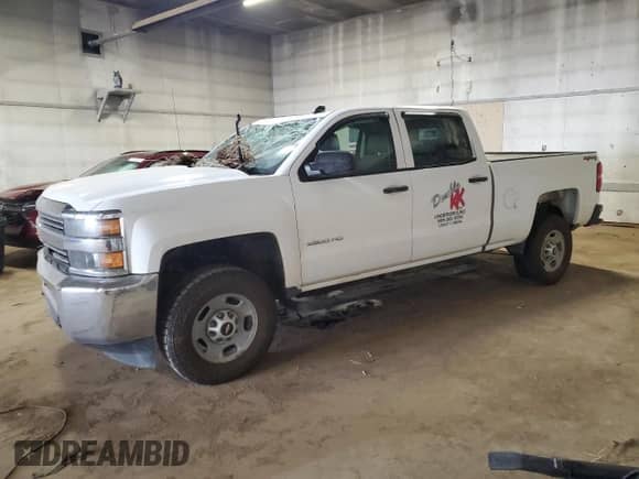 2015 Chevrolet Silverado 2500HD Work Truck с VIN 1GC1KUEG5FF652954, выставлен на аукционе Copart как лот 56283235 с пробегом 235 014 миль миль и Списание • Salvage title. История ставок и продаж доступна на DreamBid. Изображение 1.
