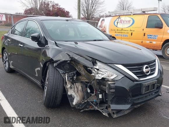 ✅ 2017 Nissan Altima SV • VIN: 1N4AL3AP6HC161980 • Lot: 43747593. Wystawiony na IAAI z przebiegiem 28 995 mil. Bezpłatny archiwum sprzedaży aukcyjnych z USA i szczegółowy raport historii pojazdu na DreamBid. Zdjęcie 1.