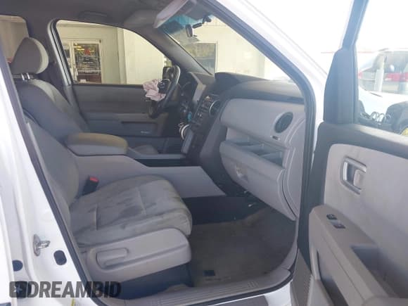 ✅ 2014 Honda Pilot LX • VIN: 5FNYF4H23EB022193 • Lot: 43584444. Listed on IAAI with 159,152 mi. Free auction sales archive from the USA and detailed vehicle history report at DreamBid. Image 5.