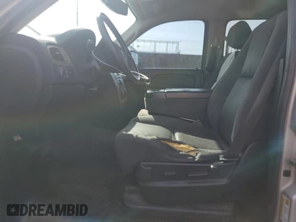 ✅ 2009 Chevrolet Suburban LS • VIN: 1GNFC16J89R288681 • Лот: 48632505. Опубликован ранее на Copart с пробегом 115 956 миль. Бесплатный доступ к архиву аукционных продаж из США и подробный отчёт об истории автомобиля на DreamBid. Изображение 7.