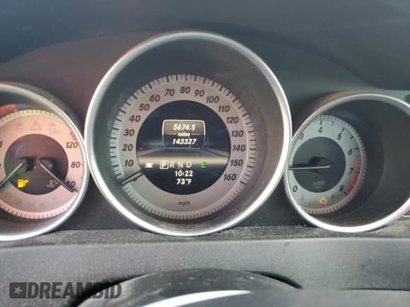 ✅ 2013 Mercedes-Benz C 300 Sport • VIN: WDDGF8AB2DG123135 • Lot: 93412835. Listed on Copart with 143,327 mi. Free auction sales archive from the USA and detailed vehicle history report at DreamBid. Image 9.