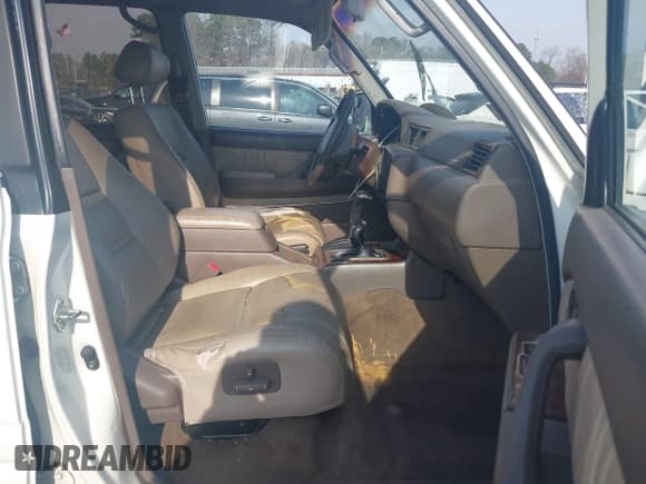 ✅ 1995 Toyota Land Cruiser • VIN: JT3DJ81W1S0101815 • Lot: 41787414. Wystawiony na IAAI z przebiegiem 387 067 mil. Bezpłatny archiwum sprzedaży aukcyjnych z USA i szczegółowy raport historii pojazdu na DreamBid. Zdjęcie 5.