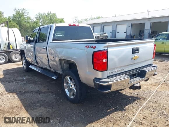 ✅ 2018 Chevrolet Silverado 2500HD Work Truck • VIN: 1GC1KUEG0JF185015 • Lot: 42571720. Listed on IAAI with 185,083 mi. Free auction sales archive from the USA and detailed vehicle history report at DreamBid. Image 3.