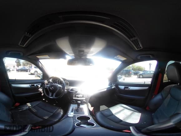 ✅ 2014 Mercedes-Benz C 250 Sport • VIN: WDDGF4HB5ER307781 • Lot: 42223138. Wystawiony na IAAI z przebiegiem 186 457 mil. Bezpłatny archiwum sprzedaży aukcyjnych z USA i szczegółowy raport historii pojazdu na DreamBid. Zdjęcie 20.