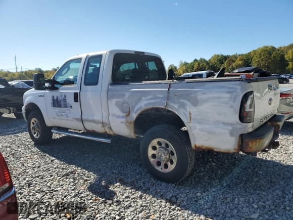 ✅ 2005 Ford F-350 XL • VIN: 1FTWX31565EB08697 • Лот: 84394745. Опубликован ранее на Copart с пробегом 214 007 миль. Бесплатный доступ к архиву аукционных продаж из США и подробный отчёт об истории автомобиля на DreamBid. Изображение 2.