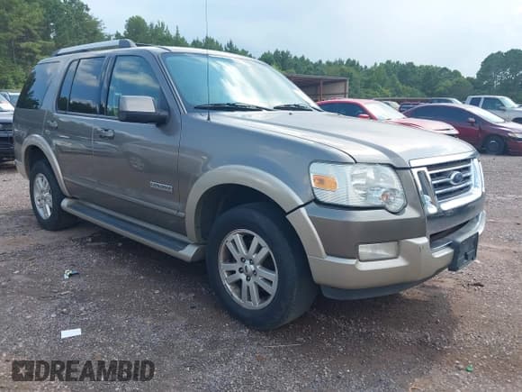 ✅ 2006 Ford Explorer Eddie Bauer • VIN: 1FMEU64E86UB61129 • Lot: 42858453. Wystawiony na IAAI z przebiegiem Nie podano. Bezpłatny archiwum sprzedaży aukcyjnych z USA i szczegółowy raport historii pojazdu na DreamBid. Zdjęcie 1.