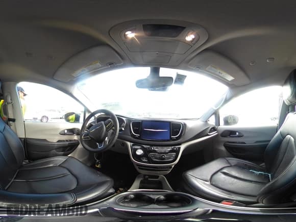 ✅ 2023 Chrysler Pacifica Touring L • VIN: 2C4RC1BG9PR616360 • Lot: 42590746. Wystawiony na IAAI z przebiegiem 67 068 mil. Bezpłatny archiwum sprzedaży aukcyjnych z USA i szczegółowy raport historii pojazdu na DreamBid. Zdjęcie 18.