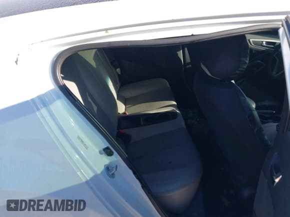 ✅ 2013 Hyundai Veloster w/Black Int • VIN: KMHTC6AD5DU104972 • Lot: 40518357. Wystawiony na IAAI z przebiegiem 191 284 mil. Bezpłatny archiwum sprzedaży aukcyjnych z USA i szczegółowy raport historii pojazdu na DreamBid. Zdjęcie 8.