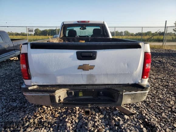 ✅ 2007 Chevrolet Silverado 2500HD Work Truck • VIN: 1GCHC24K67E539771 • Lot: 71622395. Wystawiony na Copart z przebiegiem 160 011 mil. Bezpłatny archiwum sprzedaży aukcyjnych z USA i szczegółowy raport historii pojazdu na DreamBid. Zdjęcie 6.