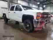 2015 Chevrolet Silverado 2500HD Work Truck z VIN 1GC1KUEG0FF623247, wystawiony jako Copart lot #55618025 z przebiegiem 165 890 mil mil oraz Szkoda całkowita • Salvage title. Historia ofert i sprzedaży dostępna na DreamBid. Obrazek 4.
