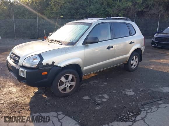 2007 Hyundai Tucson GLS with VIN KM8JM12B07U607964, listed as a IAAI auction lot 43503108 with 131,182 mi miles and . Bid and sale history available at DreamBid. Image 2.