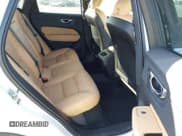 ✅ 2020 Volvo XC60 Momentum • VIN: YV4102DK5L1602268 • Lot: 43795880. Listed on IAAI with 31,557 mi. Free auction sales archive from the USA and detailed vehicle history report at DreamBid. Image 8.