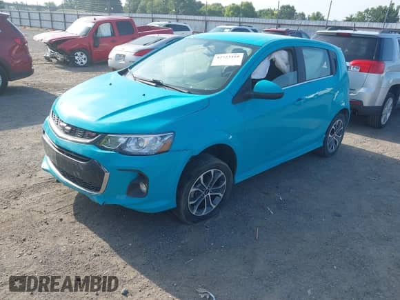 2020 Chevrolet Sonic LT с VIN 1G1JD6SB7L4126940, выставлен на аукционе IAAI как лот 42723410 с пробегом 81 586 миль миль и . История ставок и продаж доступна на DreamBid. Изображение 2.