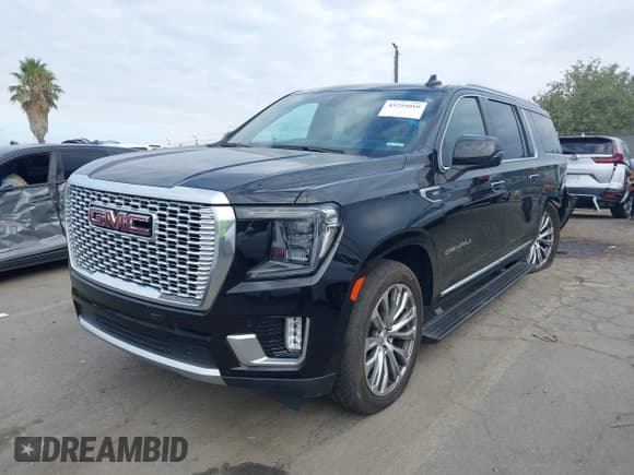 ✅ 2021 GMC Yukon XL Denali • VIN: 1GKS2JKL9MR201692 • Lot: 43254010. Listed on IAAI with 103,051 mi. Free auction sales archive from the USA and detailed vehicle history report at DreamBid. Image 17.