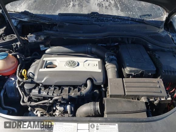 ✅ 2013 Volkswagen CC R-Line • VIN: WVWBP7AN6DE566034 • Lot: 41325221. Wystawiony na IAAI z przebiegiem Nie podano. Bezpłatny archiwum sprzedaży aukcyjnych z USA i szczegółowy raport historii pojazdu na DreamBid. Zdjęcie 10.