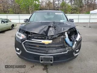 ✅ 2018 Chevrolet Traverse LT • VIN: 1GNEVHKW8JJ275402 • Lot: 55699804. Wystawiony na Copart z przebiegiem 99 190 mil. Bezpłatny archiwum sprzedaży aukcyjnych z USA i szczegółowy raport historii pojazdu na DreamBid. Zdjęcie 5.
