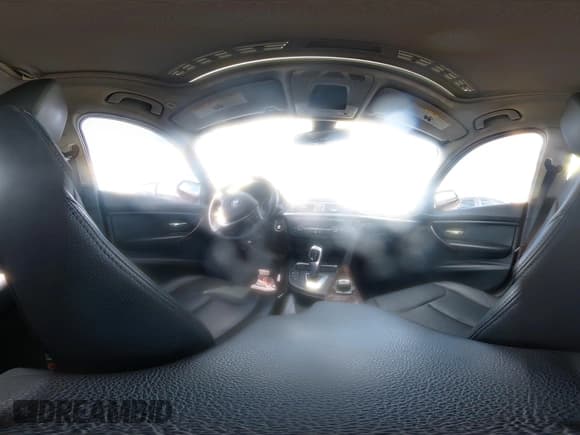 ✅ 2015 BMW 3 Series 328i xDrive • VIN: WBA3B5G55FNS13850 • Лот: 43622740. Опубликован ранее на IAAI с пробегом 206 940 миль. Бесплатный доступ к архиву аукционных продаж из США и подробный отчёт об истории автомобиля на DreamBid. Изображение 18.