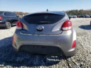 ✅ 2015 Hyundai Veloster • VIN: KMHTC6AD4FU239444 • Lot: 82838834. Wystawiony na Copart z przebiegiem 123 730 mil. Bezpłatny archiwum sprzedaży aukcyjnych z USA i szczegółowy raport historii pojazdu na DreamBid. Zdjęcie 6.