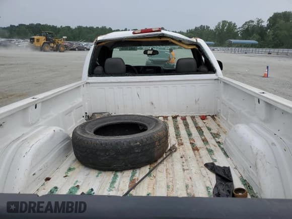 ✅ 2006 GMC Sierra 1500 Work Truck • VIN: 1GTEC14V66Z100214 • Лот: 59821015. Опубликован ранее на Copart с пробегом 168 724 миль. Бесплатный доступ к архиву аукционных продаж из США и подробный отчёт об истории автомобиля на DreamBid. Изображение 10.