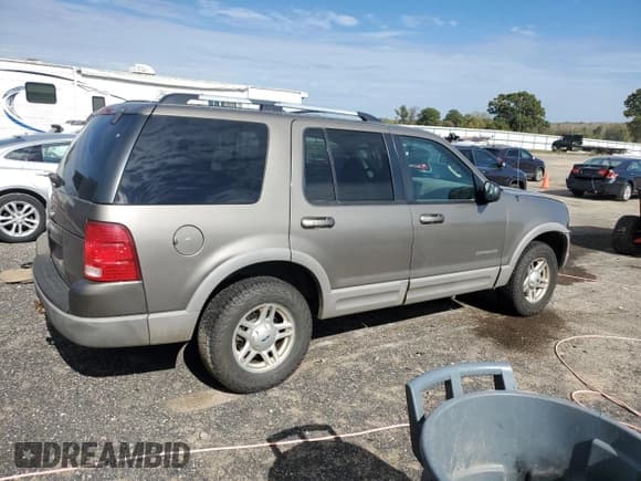 ✅ 2002 Ford Explorer XLT • VIN: 1FMZU73E52ZA87867 • Лот: 82479275. Опубликован ранее на Copart с пробегом 161 827 миль. Бесплатный доступ к архиву аукционных продаж из США и подробный отчёт об истории автомобиля на DreamBid. Изображение 3.