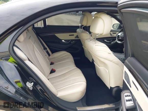 ✅ 2015 Mercedes-Benz S 550 • VIN: WDDUG8CB7FA194673 • Lot: 42997855. Listed on IAAI with 118,463 mi. Free auction sales archive from the USA and detailed vehicle history report at DreamBid. Image 8.