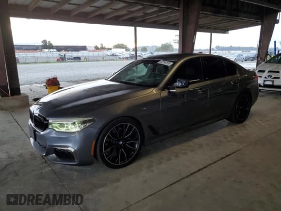 ✅ 2019 BMW 5 Series M550i xDrive • VIN: WBAJB9C5XKB288432 • Lot: 92258165. Wystawiony na Copart z przebiegiem 68 070 mil. Bezpłatny archiwum sprzedaży aukcyjnych z USA i szczegółowy raport historii pojazdu na DreamBid. Zdjęcie 1.