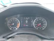 ✅ 2018 Jeep Renegade Latitude • VIN: ZACCJABB5JPJ03499 • Lot: 42608361. Wystawiony na IAAI z przebiegiem 120 908 mil. Bezpłatny archiwum sprzedaży aukcyjnych z USA i szczegółowy raport historii pojazdu na DreamBid. Zdjęcie 7.