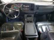 ✅ 2000 Chevrolet Silverado 1500 • VIN: 1GCEK19T6YZ356947 • Лот: 90831945. Опубликован ранее на Copart с пробегом 372 105 миль. Бесплатный доступ к архиву аукционных продаж из США и подробный отчёт об истории автомобиля на DreamBid. Изображение 8.