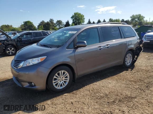 ✅ 2017 Toyota Sienna XLE Auto Access Seat • VIN: 5TDYZ3DC5HS781637 • Lot: 57648085. Listed on Copart with 94,675 mi. Free auction sales archive from the USA and detailed vehicle history report at DreamBid. Image 1.