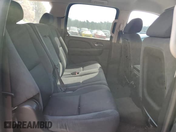 ✅ 2009 Chevrolet Suburban 1LT • VIN: 1GNFK26309R265728 • Lot: 46809654. Wystawiony na Copart z przebiegiem 308 730 mil. Bezpłatny archiwum sprzedaży aukcyjnych z USA i szczegółowy raport historii pojazdu na DreamBid. Zdjęcie 11.