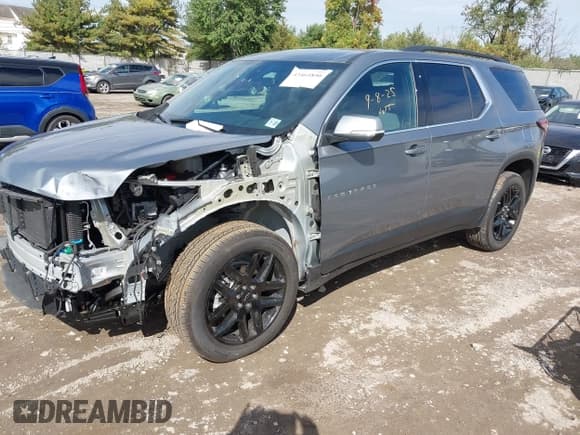 ✅ 2023 Chevrolet Traverse LT Cloth • VIN: 1GNERGKW0PJ104926 • Lot: 43464850. Wystawiony na IAAI z przebiegiem 27 566 mil. Bezpłatny archiwum sprzedaży aukcyjnych z USA i szczegółowy raport historii pojazdu na DreamBid. Zdjęcie 2.