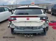 ✅ 2023 Honda Civic Type R • VIN: JHMFL5G42PX000363 • Lot: 42586422. Wystawiony na IAAI z przebiegiem 26 398 mil. Bezpłatny archiwum sprzedaży aukcyjnych z USA i szczegółowy raport historii pojazdu na DreamBid. Zdjęcie 17.