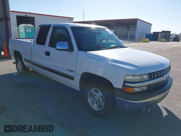 2000 Chevrolet Silverado 1500 z VIN 2GCEC19V0Y1407253, wystawiony jako IAAI lot #43605603 z przebiegiem 212 186 mil mil oraz . Historia ofert i sprzedaży dostępna na DreamBid. Obrazek 1.