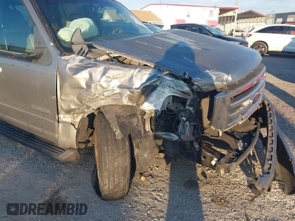 ✅ 2008 Ford Expedition Max SSV • VIN: 1FMFK155X8LA52580 • Lot: 41339834. Listed on IAAI with 134,546 mi. Free auction sales archive from the USA and detailed vehicle history report at DreamBid. Image 6.