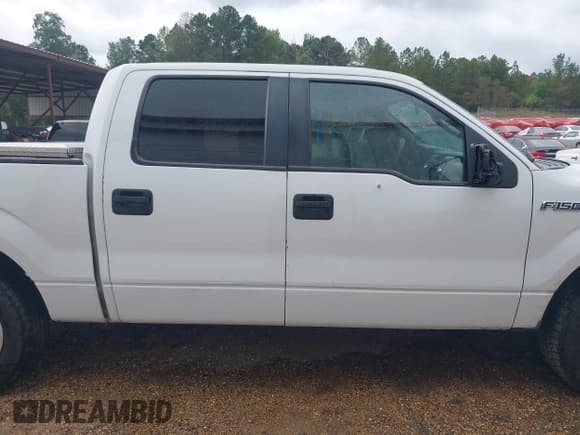 ✅ 2014 Ford F-150 XLT • VIN: 1FTEW1CM6EFB40616 • Lot: 43308132. Wystawiony na IAAI z przebiegiem 269 691 mil. Bezpłatny archiwum sprzedaży aukcyjnych z USA i szczegółowy raport historii pojazdu na DreamBid. Zdjęcie 13.