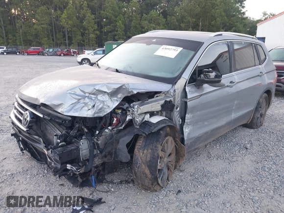 ✅ 2024 Volkswagen Tiguan SE • VIN: 3VV3B7AX9RM083399 • Lot: 43092793. Wystawiony na IAAI z przebiegiem 41 422 mil. Bezpłatny archiwum sprzedaży aukcyjnych z USA i szczegółowy raport historii pojazdu na DreamBid. Zdjęcie 17.