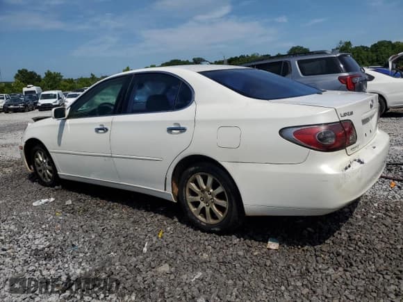 ✅ 2003 Lexus ES 300 • VIN: JTHBF30GX30118890 • Lot: 62272075. Listed on Copart with 231,455 mi. Free auction sales archive from the USA and detailed vehicle history report at DreamBid. Image 2.