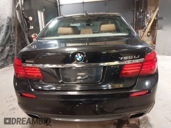 ✅ 2014 BMW 7 Series ALPINA B7 xDrive • VIN: WBAYF8C53ED141858 • Lot: 40987098. Wystawiony na IAAI z przebiegiem 128 404 mil. Bezpłatny archiwum sprzedaży aukcyjnych z USA i szczegółowy raport historii pojazdu na DreamBid. Zdjęcie 16.