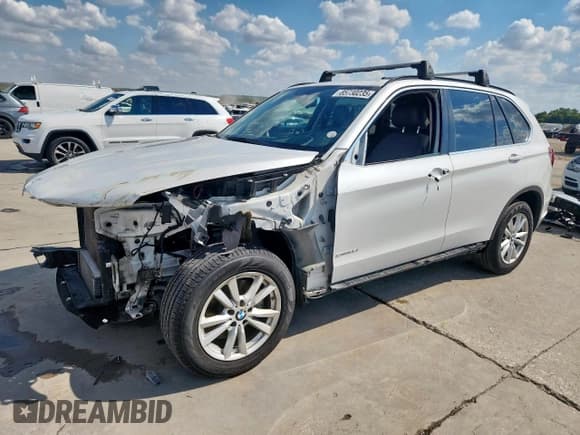 ✅ 2015 BMW X5 sDrive35i • VIN: 5UXKR2C50F0H40420 • Lot: 85730235. Wystawiony na Copart z przebiegiem 103 397 mil. Bezpłatny archiwum sprzedaży aukcyjnych z USA i szczegółowy raport historii pojazdu na DreamBid. Zdjęcie 1.