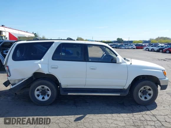 ✅ 1998 Toyota 4Runner SR5 • VIN: JT3GN86R5W0057330 • Lot: 41970134. Wystawiony na IAAI z przebiegiem 252 753 mil. Bezpłatny archiwum sprzedaży aukcyjnych z USA i szczegółowy raport historii pojazdu na DreamBid. Zdjęcie 13.