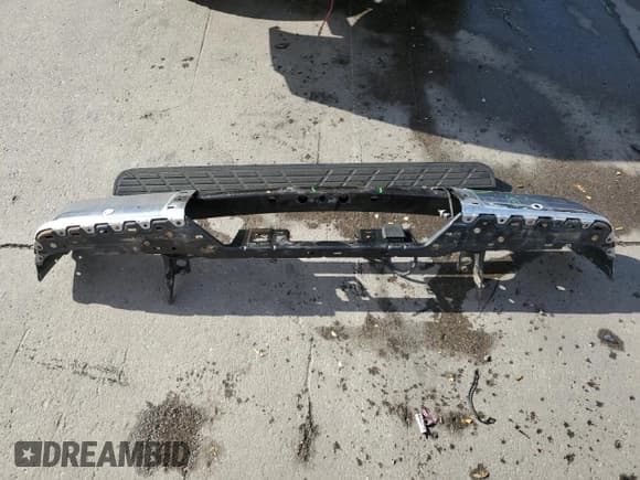 ✅ 2011 Chevrolet Silverado 1500 LT • VIN: 3GCUKSE22BG163233 • Lot: 74629494. Listed on Copart with 112,657 mi. Free auction sales archive from the USA and detailed vehicle history report at DreamBid. Image 12.