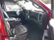 2021 Chevrolet Silverado 1500 LT z VIN 3GCUYDET4MG413318, wystawiony jako IAAI lot #43085575 z przebiegiem 58 965 mil mil oraz . Historia ofert i sprzedaży dostępna na DreamBid. Obrazek 5.