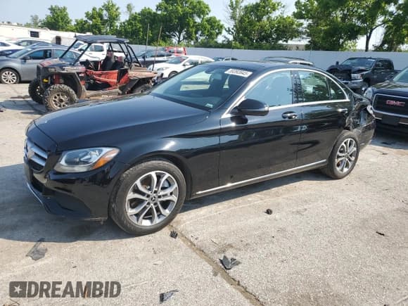 ✅ 2018 Mercedes-Benz C 300 • VIN: WDDWF4KB3JR359635 • Lot: 59393945. Wystawiony na Copart z przebiegiem 37 400 mil. Bezpłatny archiwum sprzedaży aukcyjnych z USA i szczegółowy raport historii pojazdu na DreamBid. Zdjęcie 1.