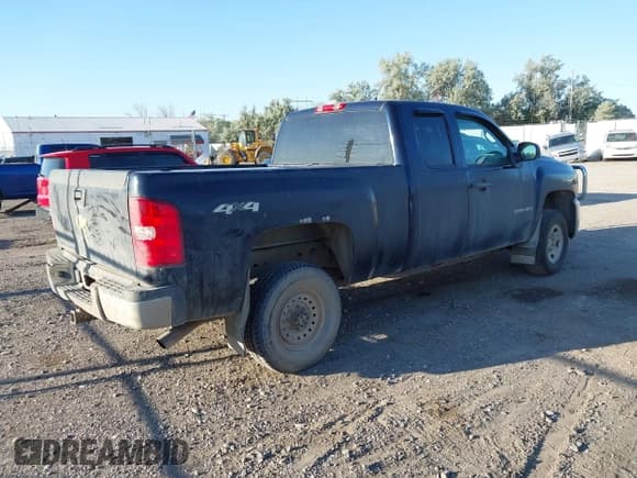 ✅ 2008 Chevrolet Silverado 2500HD 1LT • VIN: 1GCHK29K98E211015 • Lot: 42584905. Wystawiony na IAAI z przebiegiem 286 629 mil. Bezpłatny archiwum sprzedaży aukcyjnych z USA i szczegółowy raport historii pojazdu na DreamBid. Zdjęcie 4.
