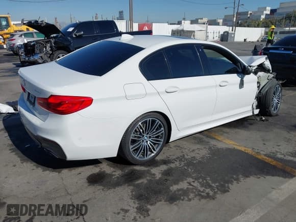 ✅ 2019 BMW 5 Series 530i • VIN: WBAJA5C52KWA57922 • Lot: 40896802. Listed on IAAI with 60,562 mi. Free auction sales archive from the USA and detailed vehicle history report at DreamBid. Image 4.