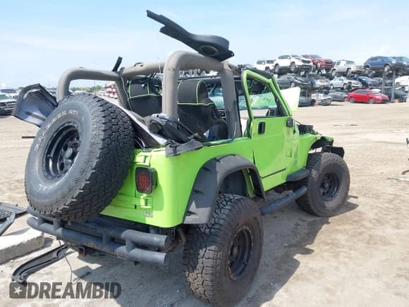 ✅ 2004 Jeep Wrangler Sahara • VIN: 1J4FA59S44P704878 • Лот: 42226255. Опубликован ранее на IAAI с пробегом 88 886 миль. Бесплатный доступ к архиву аукционных продаж из США и подробный отчёт об истории автомобиля на DreamBid. Изображение 4.