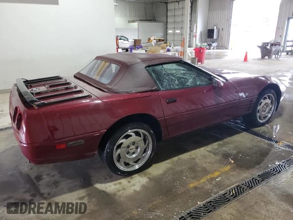 ✅ 1993 Chevrolet Corvette • VIN: 1G1YY33P2P5112648 • Lot: 45482285. Wystawiony na Copart z przebiegiem 108 442 mil. Bezpłatny archiwum sprzedaży aukcyjnych z USA i szczegółowy raport historii pojazdu na DreamBid. Zdjęcie 3.