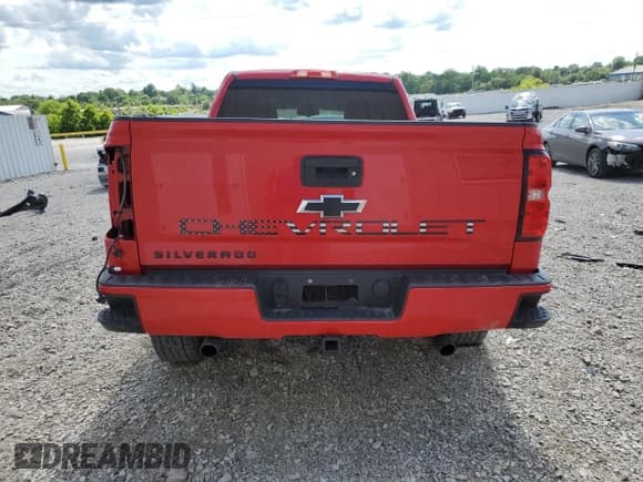 ✅ 2018 Chevrolet Silverado 1500 LT • VIN: 1GCVKRECXJZ304537 • Лот: 56420464. Опубликован ранее на Copart с пробегом 134 485 миль. Бесплатный доступ к архиву аукционных продаж из США и подробный отчёт об истории автомобиля на DreamBid. Изображение 6.