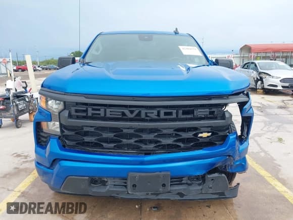 ✅ 2023 Chevrolet Silverado 1500 Custom • VIN: 1GCPABEK4PZ110427 • Lot: 42484579. Wystawiony na IAAI z przebiegiem 35 632 mil. Bezpłatny archiwum sprzedaży aukcyjnych z USA i szczegółowy raport historii pojazdu na DreamBid. Zdjęcie 12.