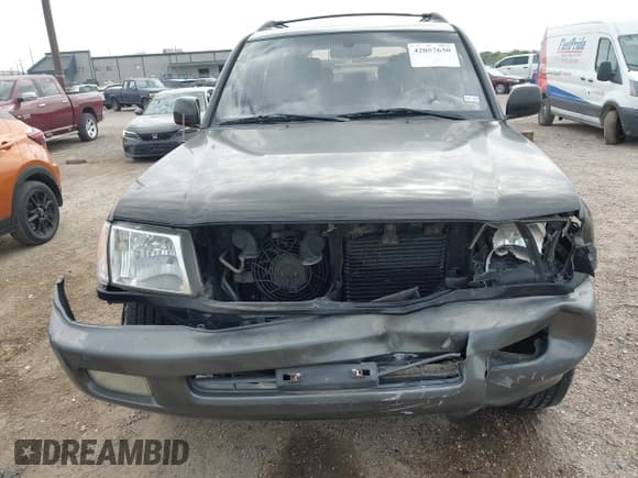 ✅ 2001 Toyota Land Cruiser • VIN: JTEHT05J812001099 • Lot: 42057630. Listed on IAAI with Not provided. Free auction sales archive from the USA and detailed vehicle history report at DreamBid. Image 11.